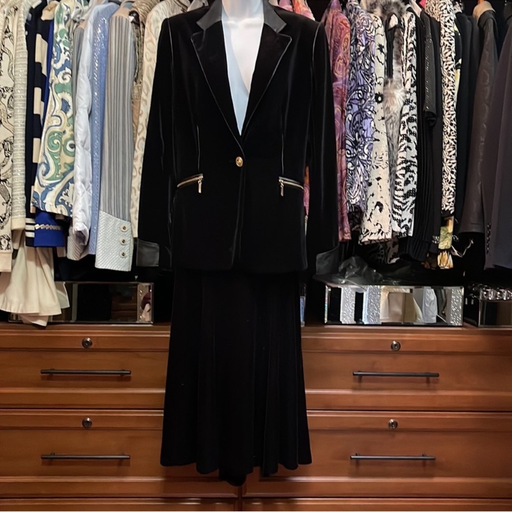 Peter Nygard velvet suit leather trimmed jacket (6) skirt (small) price is firm - Picture 5 of 13